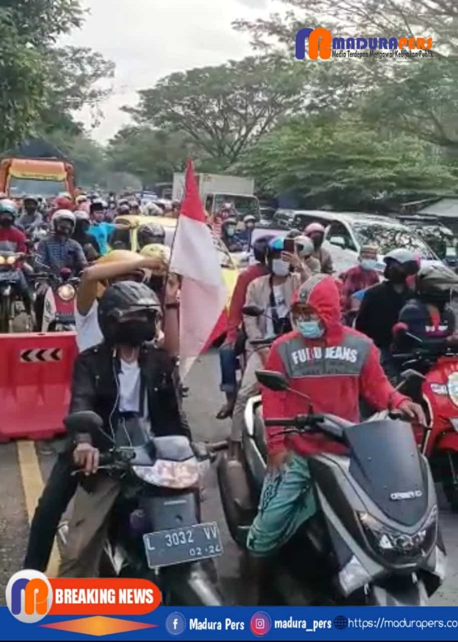 Aksi Protes Kebijakan Wali Kota Surabaya
