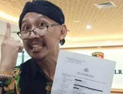 Viral! Abu Janda Sebut Hukum Indonesia Cacat, Netizen Marah