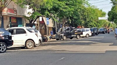 Katanya Berlangganan, kok Masih Dimintai Uang Parkir?