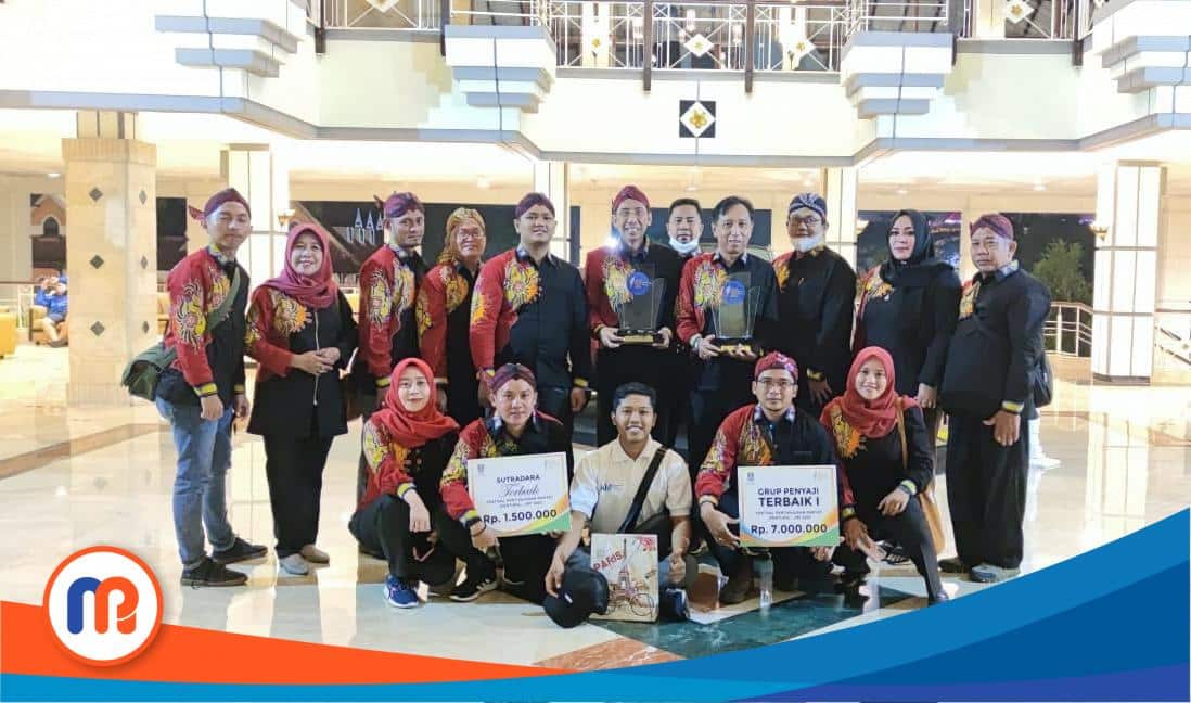 Foto bersama Kepala Dinas (Kadis) Kominfo Sumenep, Ferdian dan pejabat Diskominfo lainnya.