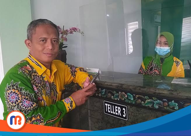 Direktur BPRS Bhakti Sumekar, Hairil Fajar