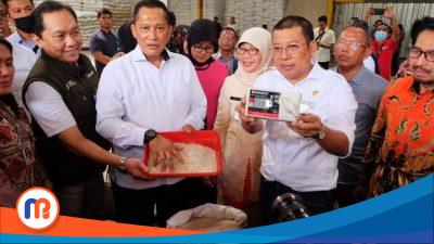 Direktur Utama Perum BULOG Budi Waseso bersama Kepala Badan Pangan Nasional Arief Prasetyo Adi melakukan inspeksi mendadak ke Pasar Induk Beras Cipinang pada Jumat, 3 Februari 2023