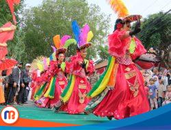 Ribuan Warga Hadiri Karnaval Nusantara Satu Abad NU