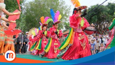 Ribuan Warga Hadiri Karnaval Nusantara Satu Abad NU