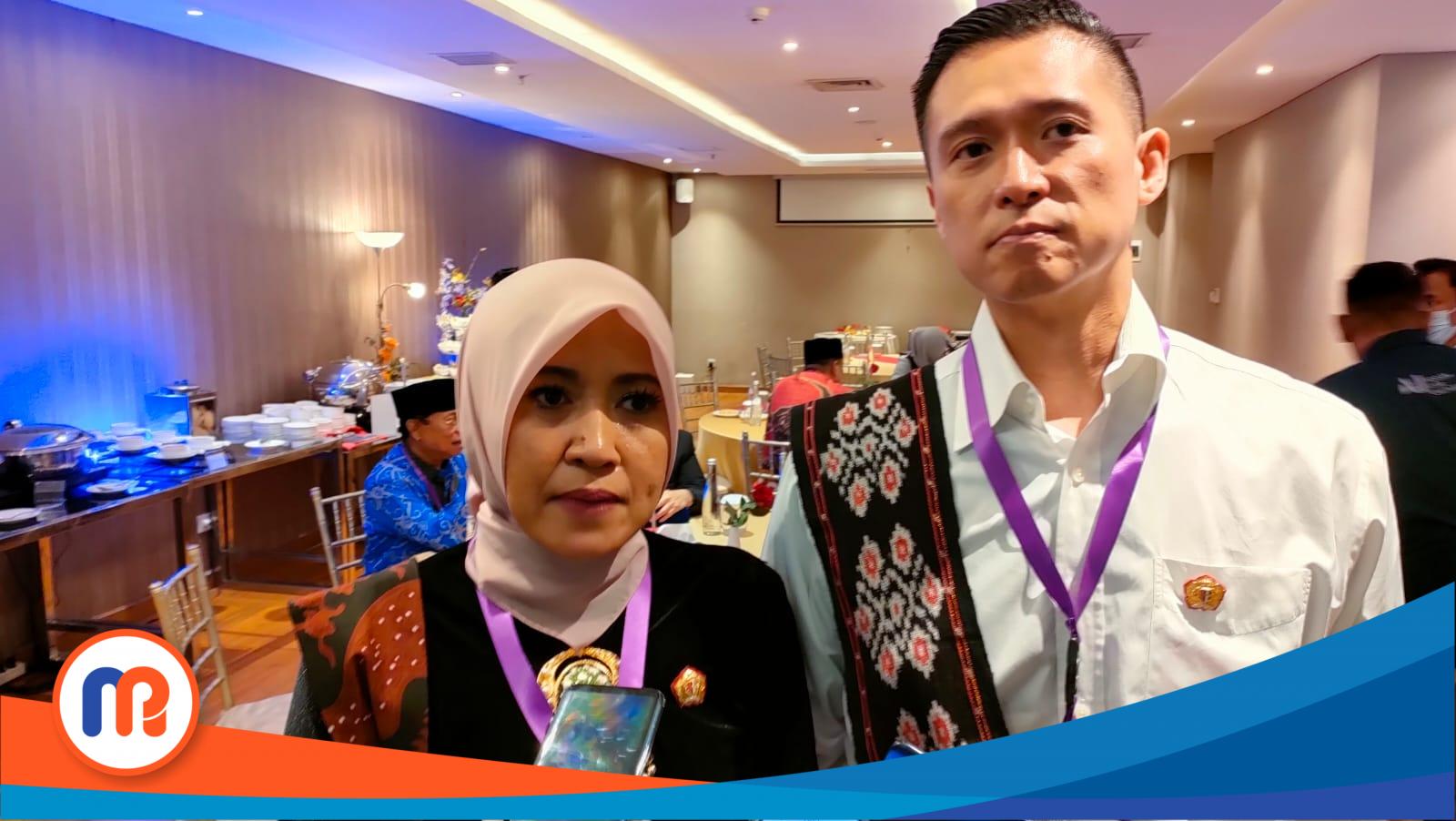 Ketua DPD IKAL– Lemhannas Jatim, Rachmat Harsono dan Sekretaris DPD IKAL– Lemhannas Jatim, Nuning Rodiyah saat memberikan keterangan pada sejumlah awak media