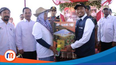 11 Poktan Terima Bantuan dari DKPP Sumenep dalam Acara Panen Raya Padi Nusantara 