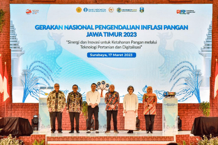 Gerakan Nasional Pengendalian Inflasi Pangan (GNPIP) Jawa Timur, Jumat (17/3) yang mengangkat tema Sinergi & Inovasi untuk Ketahanan Pangan Nasional melalui Teknologi Pertanian dan Digitalisasi, sebagai rangkaian pembuka jelang GNPIP Regional Jawa pada akhir Maret 2023. Foto: Ghufron JNR
