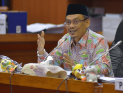 Tingkatkan Kesejahteraan Guru dan Dosen untuk Perbaiki Kualitas Pendidikan Indonesia