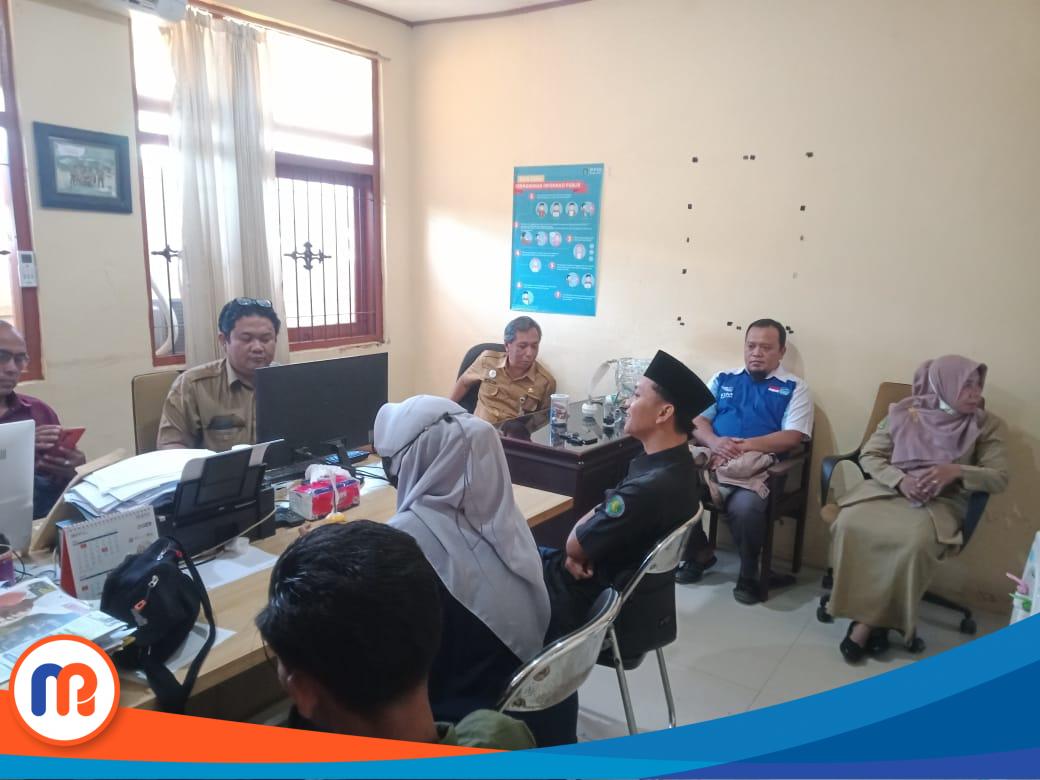 Diskominfo Sumenep saat melakukan pembinaan terhadap KIM se-Kabupaten Sumenep pada Selasa (08/08/2023) (Sumber Foto: Fauzi, 2023). 