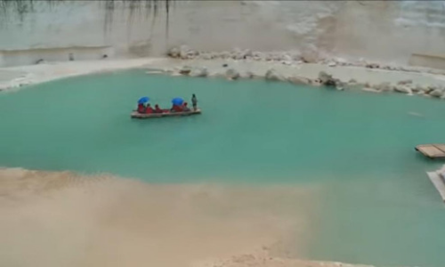 Goa Pote Bukit Jaddih, terletak di Desa Jaddih, Kecamatan Socah, Kabupaten Bangkalan, Madura, Jawa Timur, objek wisata yang indah memukau perpaduan sempurna antara keindahan alam dan keajaiban geologi