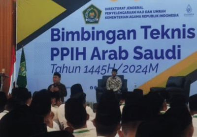 Direktur Bina Haji Ditjen PHU, Arsad Hidayat dalam kegiatan Bimbingan Teknis (Bimtek) di Asrama Haji Pondok Gede, Jakarta