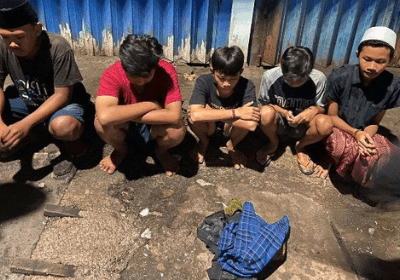 Tim Polrestabes Surabaya mengamankan Remaja yang hendak perang sarung