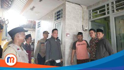 Bawaslu Sampang didampingi Staff, Panwaslu, PKD, PPK dan Pantarlih monitoring di kediaman tokoh pemuda Banyuates