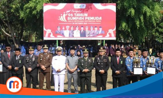 Semarak memperingati Hari Sumpah Pemuda (HSP) 28 Oktober tahun 2024 yang ke-96, Pemkab Bangkalan menggelar upacara di lapangan kantor Pemkab Bangkalan, Senin (28/10/2024)