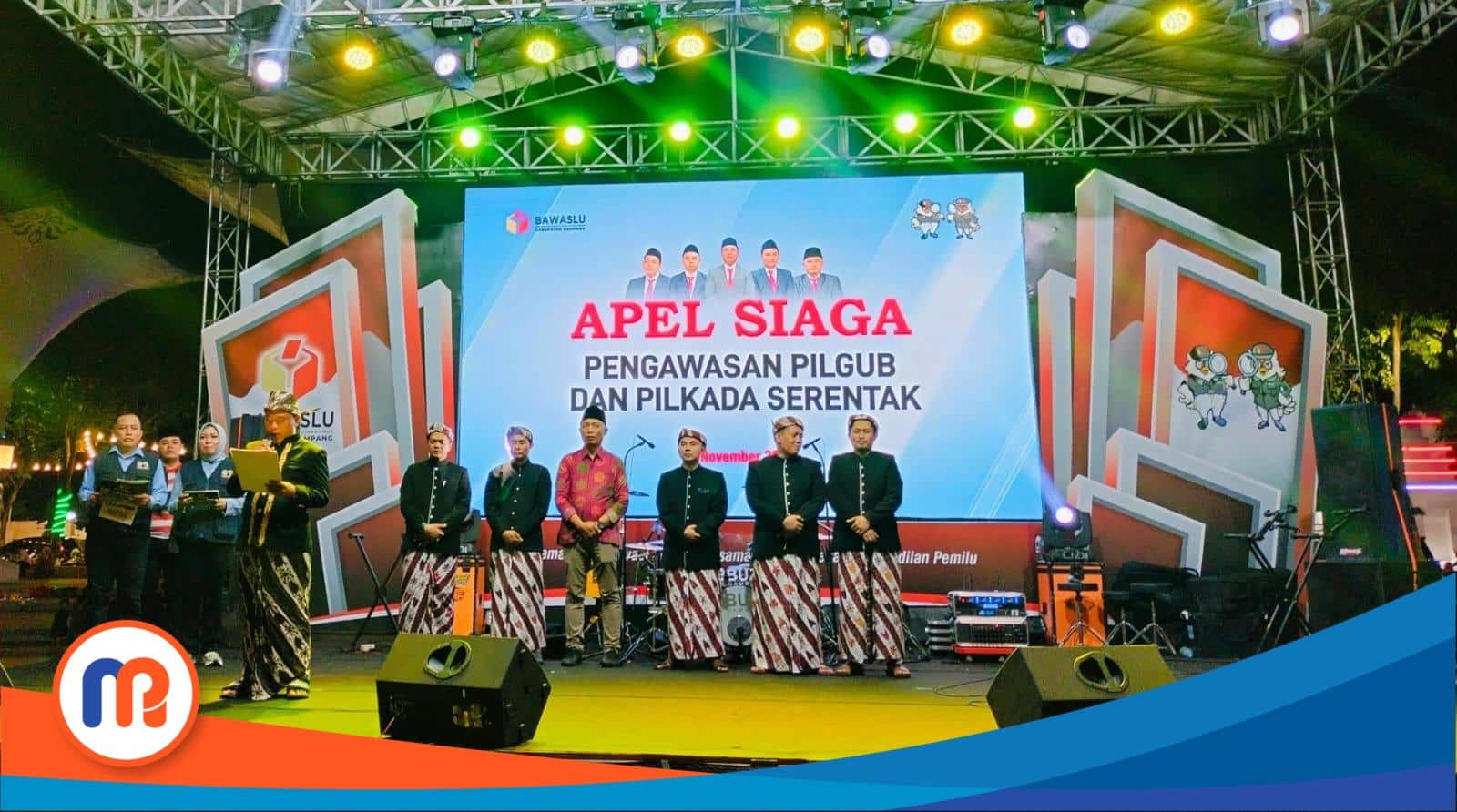 Ketua Bawaslu Sampang, Muhalli, saat memimpin pembacaan ikrar pengawasan Pilkada 2024