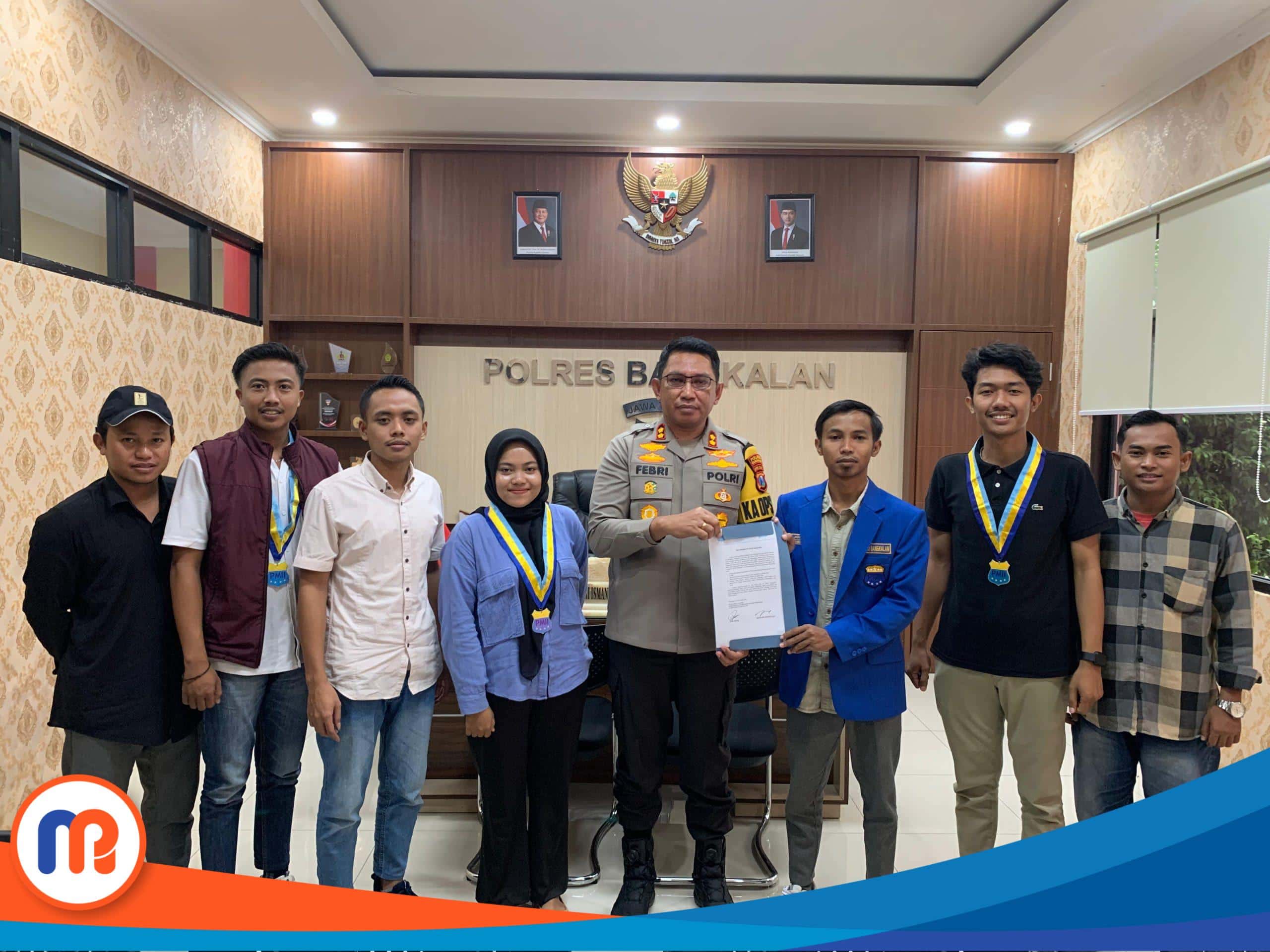 Usai audensi ke Polres Bangkalan, Pengurus Cabang (PC) Pergerakan Mahasiswa Islam Indonesia (PMII) Kabupaten Bangkalan mengabadikan momentum sakral tersebut