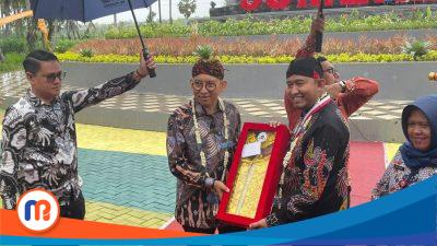Peresmian tugu setinggi 17 meter ini dilakukan oleh Menteri Kebudayaan Republik Indonesia (Menbud RI), Fadli Zon, pada Kamis (30/01/2025) kemarin