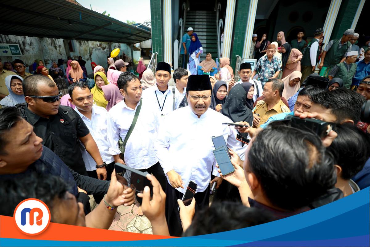 Menteri Sosial, Saifullah Yusuf saat memberikan keterangan kepada wartawan terkait percepatan pembangunan Sekolah Rakyat di Solo