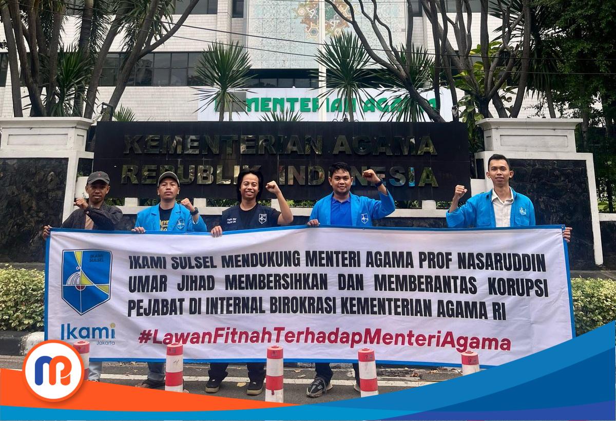PB IKAMI Sulsel saat menggelar aksi damai di depan Masjid Istiqlal dan Kantor Kementerian Agama RI, Sabtu (29/03/2025)