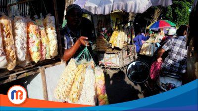 Mulai Bermunculan, Pedagang Kerupuk di Pamekasan Manfaatkan Momen Ramadhan