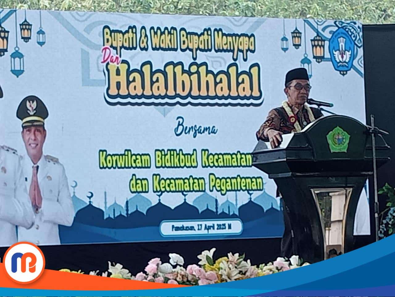 Bupati Kabupaten Pamekasan, Kholilurrahman, saat memberikan sambutan di acara halal bihalal dan mendukug eksistensi kelompok seni tari Rondhing