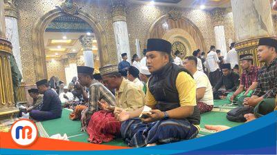 Peguyuban Pemuda Bangkalan (PPB) bersama Panglima Kesejahteraan Rakyat (Pangkas Rakyat) dan masyarakat melakukan istighosah di Masjid Martajasah dalam rangka mendoakan pihak kepolisian, Pemerintah Bangkalan, dan DPDR Bangkalan