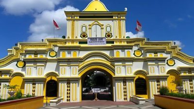 Masjid Jamik atau Masjid Keraton Sumenep, salah satu ikon Kabupaten Sumenep, Madura, Jawa Timur