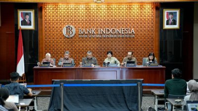Rapat Dewan Gubernur (RDG) Bank Indonesia (BI) pada 20-21 Mei 2025 memutuskan untuk menurunkan BI Rate sebesar 25 bps menjadi 5,50 persen, suku bunga Deposit Facility sebesar 25 bps menjadi 4,75 persen, dan suku bunga Lending Facility sebesar 25 bps menjadi 6,25 persen