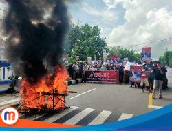 Empat Tahun tanpa Pilkades, Warga Jrengik Tuduh Bupati Sampang Amputasi Demokrasi!