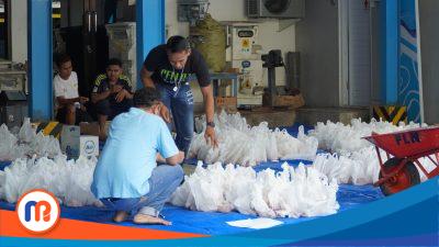 PLN UP3 Madura Salurkan Ribuan Paket Daging Kurban di Hari Raya Iduladha 1446 H