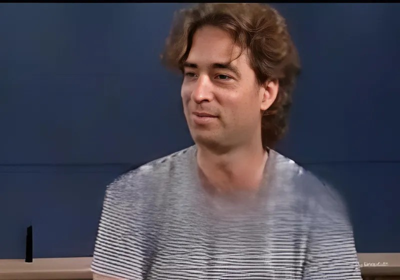 Michael Hardt adalah sastrawan dan filsuf politik Amerika Serikat