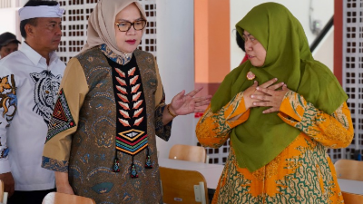Anggota Komisi VIII DPR RI dari Fraksi Partai Golkar, Haeny Relawati Rini Widyastuti, saat mengikuti kunjungan spesifik Komisi VIII DPR RI ke Bekasi, Jawa Barat (11/07/2025).