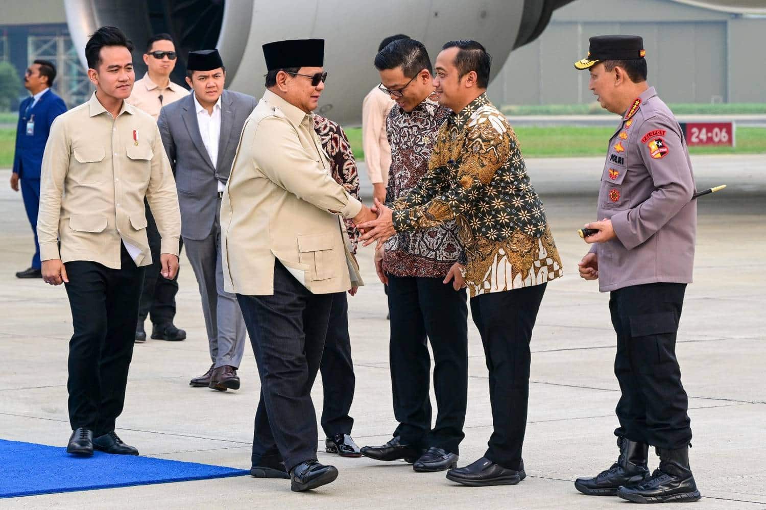 Presiden Prabowo Subianto tiba ke tanah air pada Rabu (17/07/2025), setelah rampungkan rangkaian kunjungan kerja ke Timur Tengah, Amerika Latin, dan Eropa.