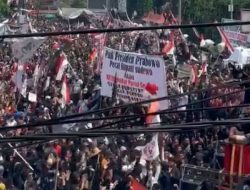 Demo Kenaikan PBB di Pati Ricuh, Massa Tuntut Bupati Sudewo Mundur