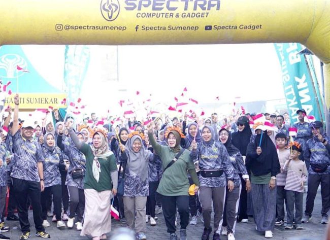 Potret kegiatan Jalan-Jalan Sehat (JJS) BPRS Bhakti Sumekar